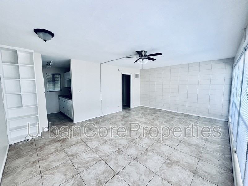 311 24th Ave N #C - Photo 2 of 9