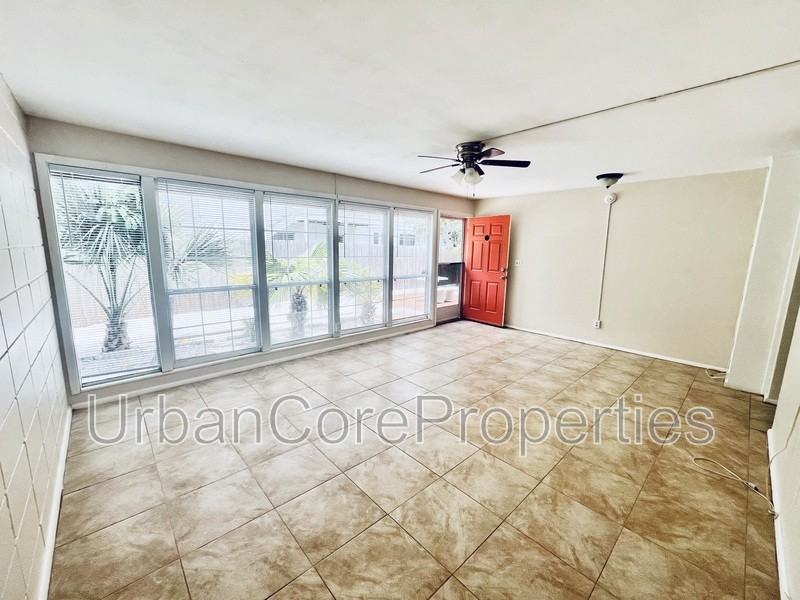 311 24th Ave N #C - Photo 6 of 9