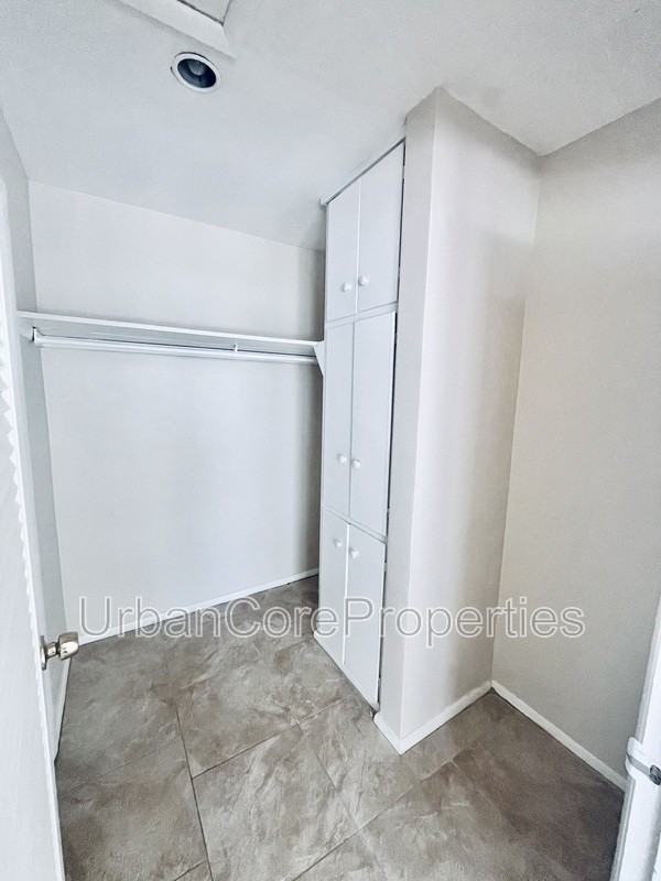 311 24th Ave N #C - Photo 7 of 9