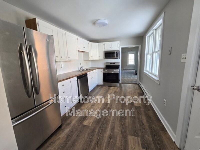122 S Carlisle St - Photo 2 of 8