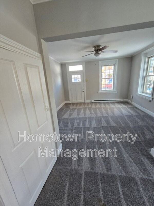 122 S Carlisle St - Photo 3 of 8