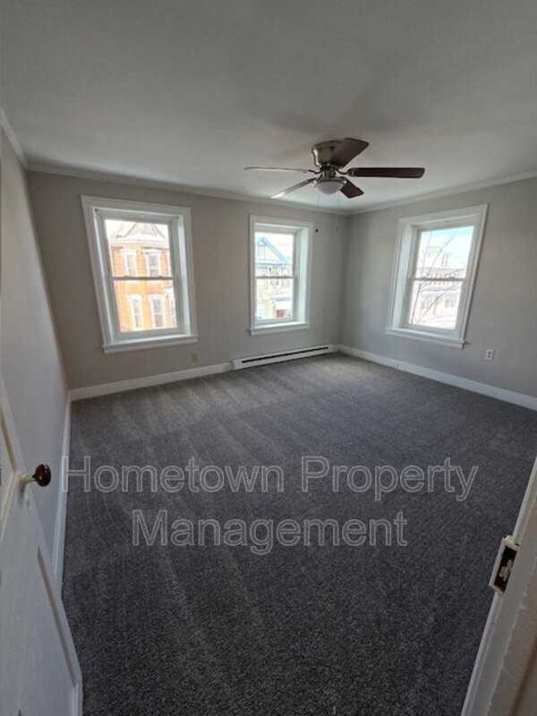 122 S Carlisle St - Photo 4 of 8