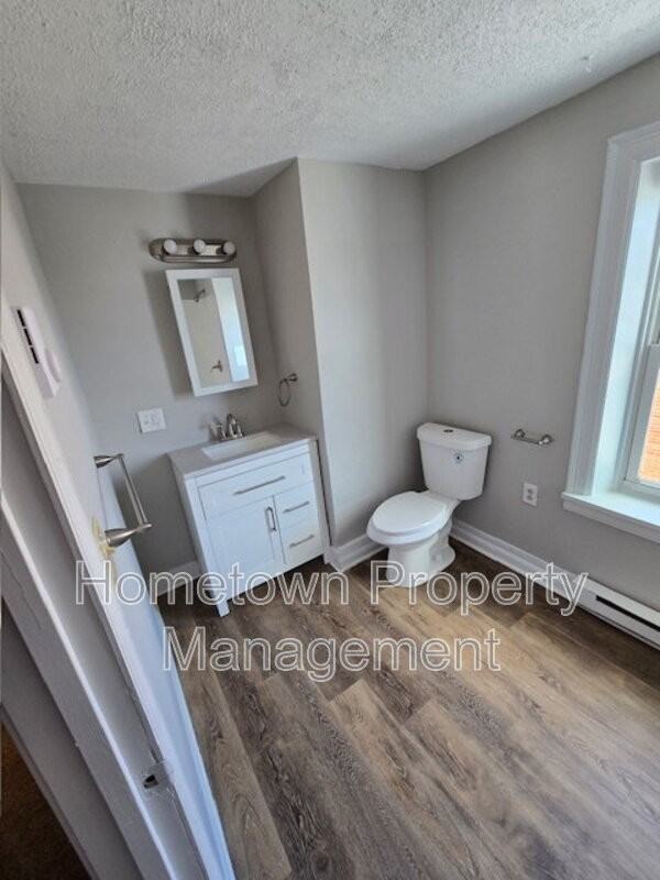 122 S Carlisle St - Photo 6 of 8