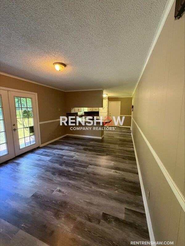 16 Twin Oaks Pl - Photo 2 of 20