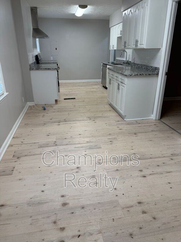 403 46th St - Photo 5 of 13
