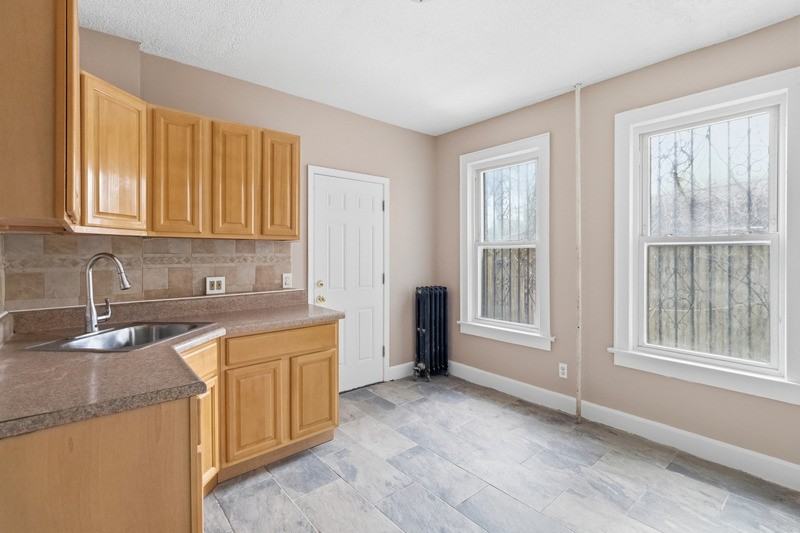 177 William St - Photo 7 of 16