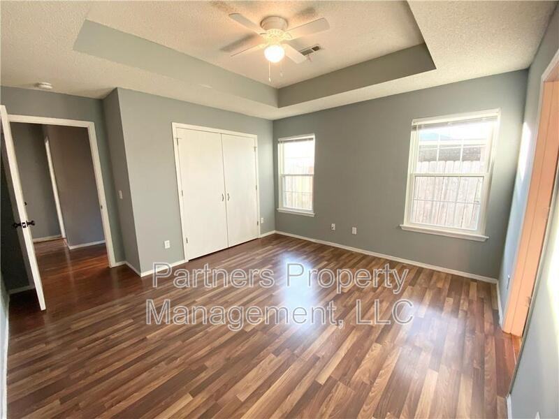2830 Riverside St - Photo 7 of 15