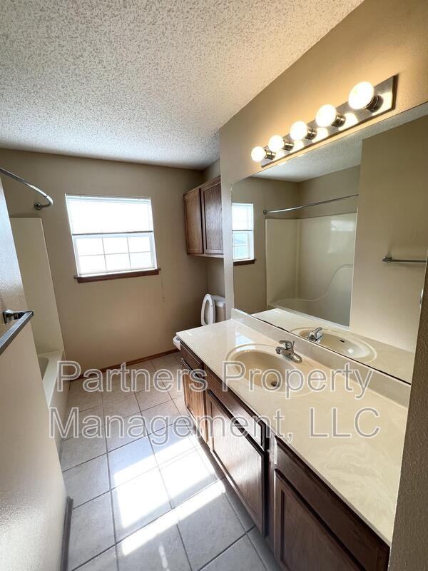 3089 W Mica St - Photo 6 of 16