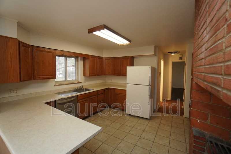2260 Jamaica St - Photo 5 of 21