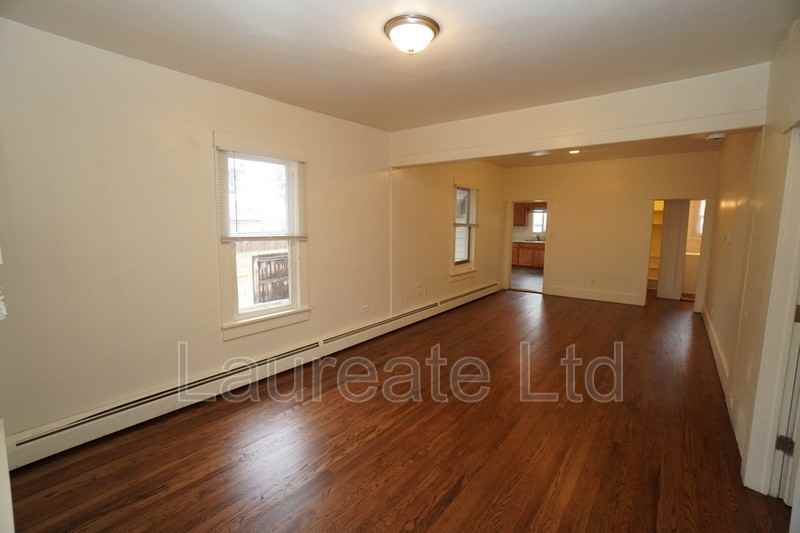 1440 Kenton St - Photo 4 of 21