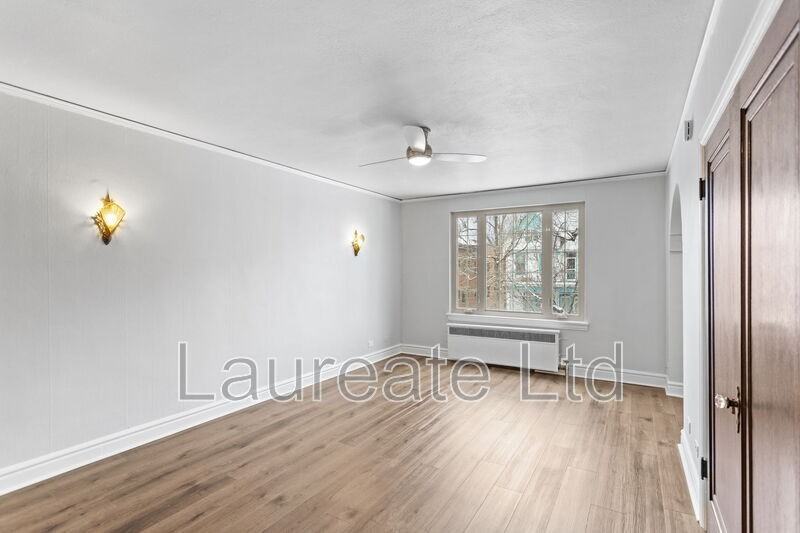 1050 N Pearl St #205 - Photo 3 of 13
