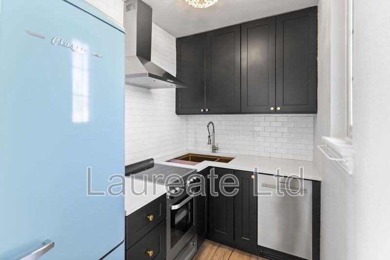 1050 N Pearl St #205 - Photo 7 of 13