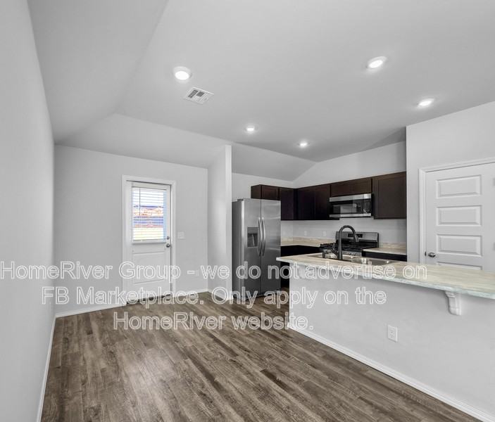 1211 Clydesdale Dr - Photo 6 of 21