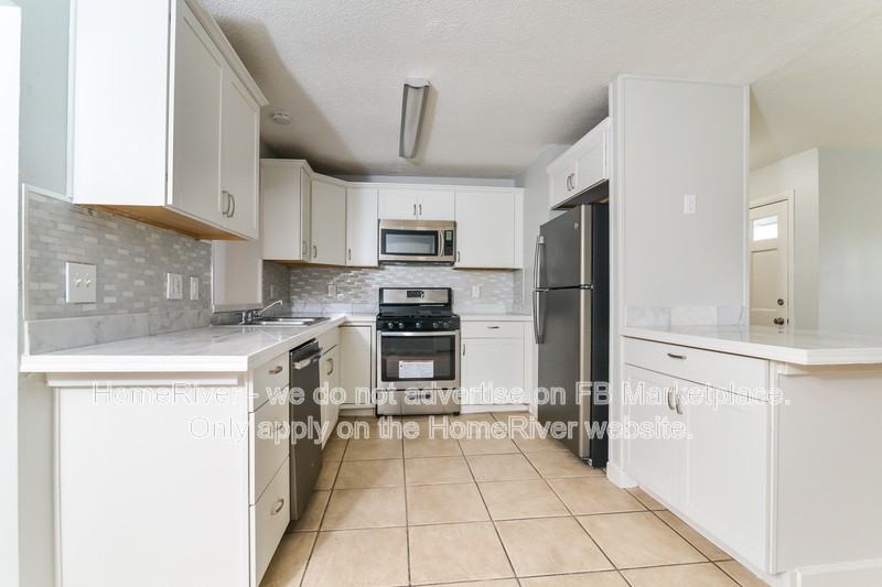 168 Dahlia Dr - Photo 7 of 19