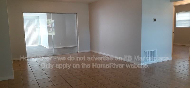 1101 Oakwood Ln - Photo 3 of 29