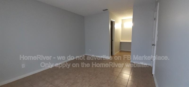 1101 Oakwood Ln - Photo 4 of 29