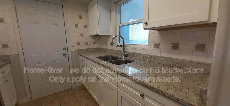 1101 Oakwood Ln - Photo 7 of 29