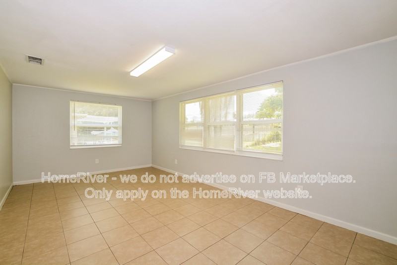 121 Longfellow Rd - Photo 2 of 18