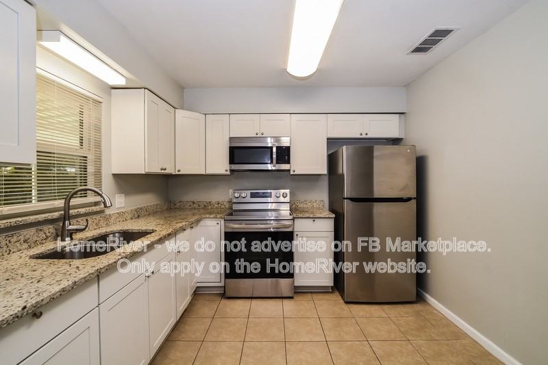 121 Longfellow Rd - Photo 5 of 18