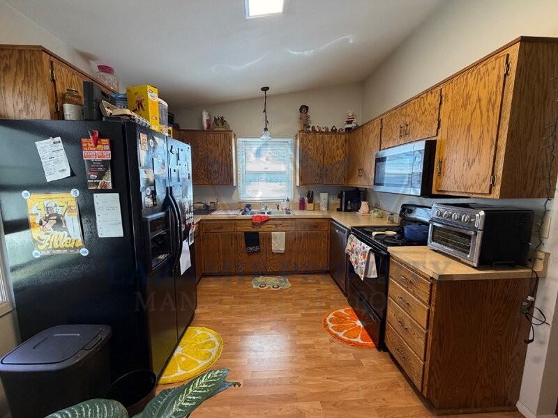 1905 Alsop Ln - Photo 6 of 24
