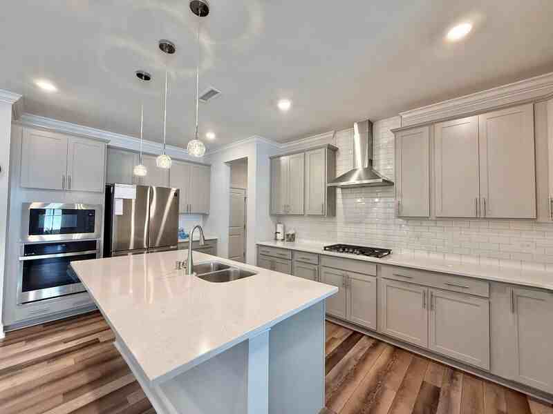 4913 Enlightenment Rd - Photo 4 of 33