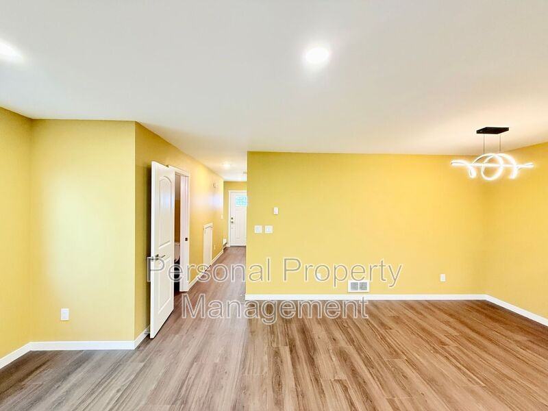 5711 Ne 74th Ct #A - Photo 4 of 19