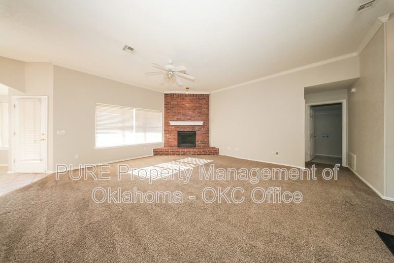 400 Coalbrook Dr - Photo 3 of 20