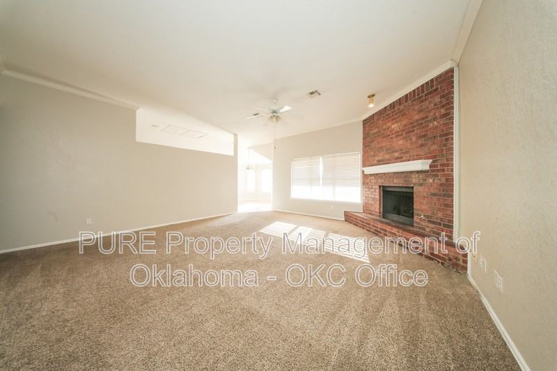 400 Coalbrook Dr - Photo 4 of 20