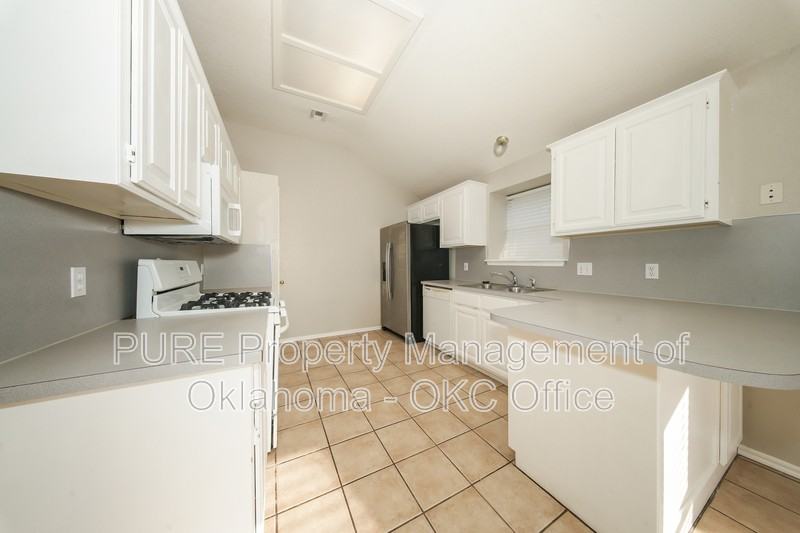 400 Coalbrook Dr - Photo 6 of 20