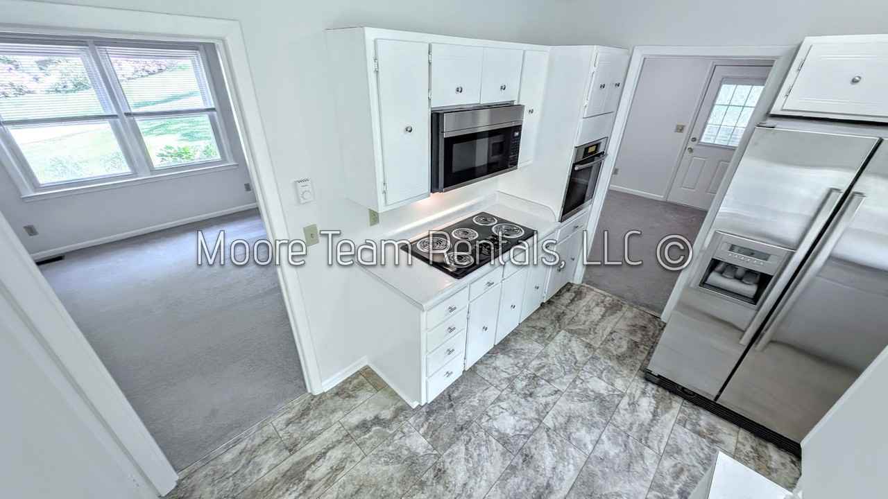 17 Due West Rd - Photo 2 of 22
