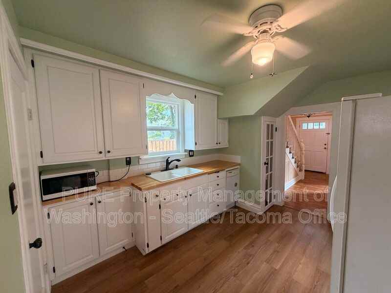809 S 45th St - Photo 3 of 16