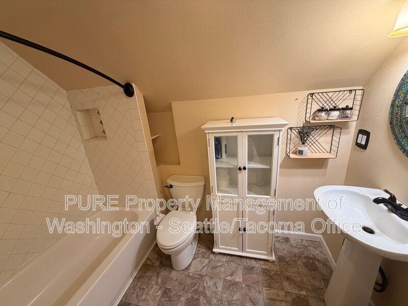 809 S 45th St - Photo 7 of 16