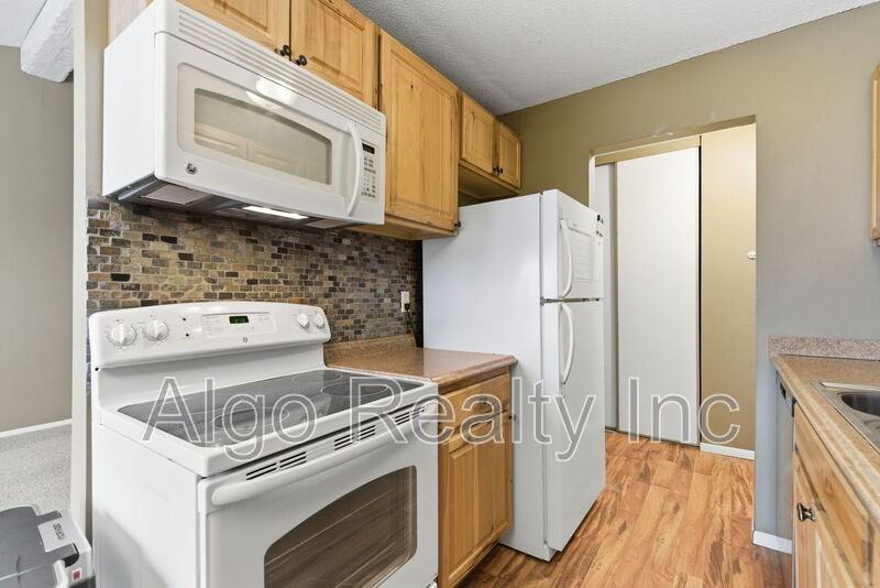 1023 Smetana Rd #6 - Photo 3 of 10