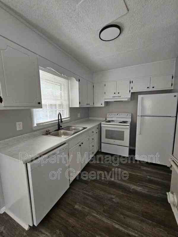 6526 White Horse Rd #9A - Photo 3 of 14