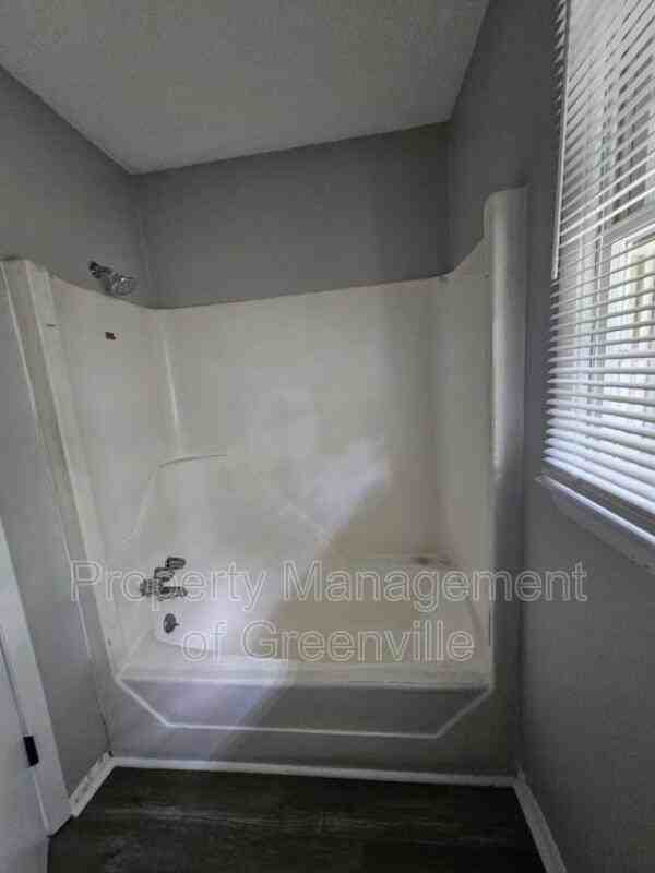 6526 White Horse Rd #9A - Photo 4 of 14