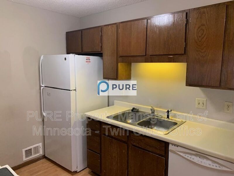1696 Pleasant St #C - Photo 7 of 20