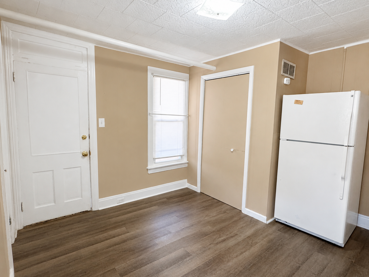 209 Reno Ave - Photo 4 of 15