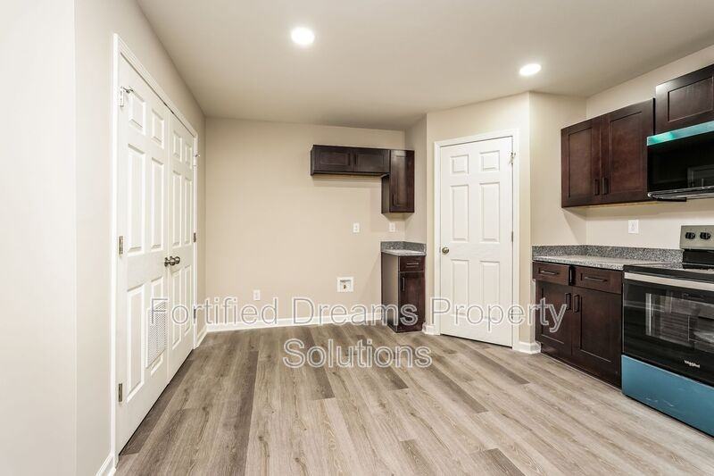 1836 E 4th St - Photo 2 of 18