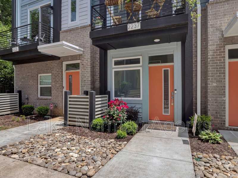 2237 Electric Ln