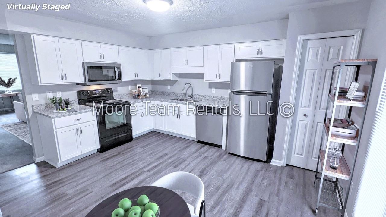 2168 Howard Gap Rd - Photo 4 of 17