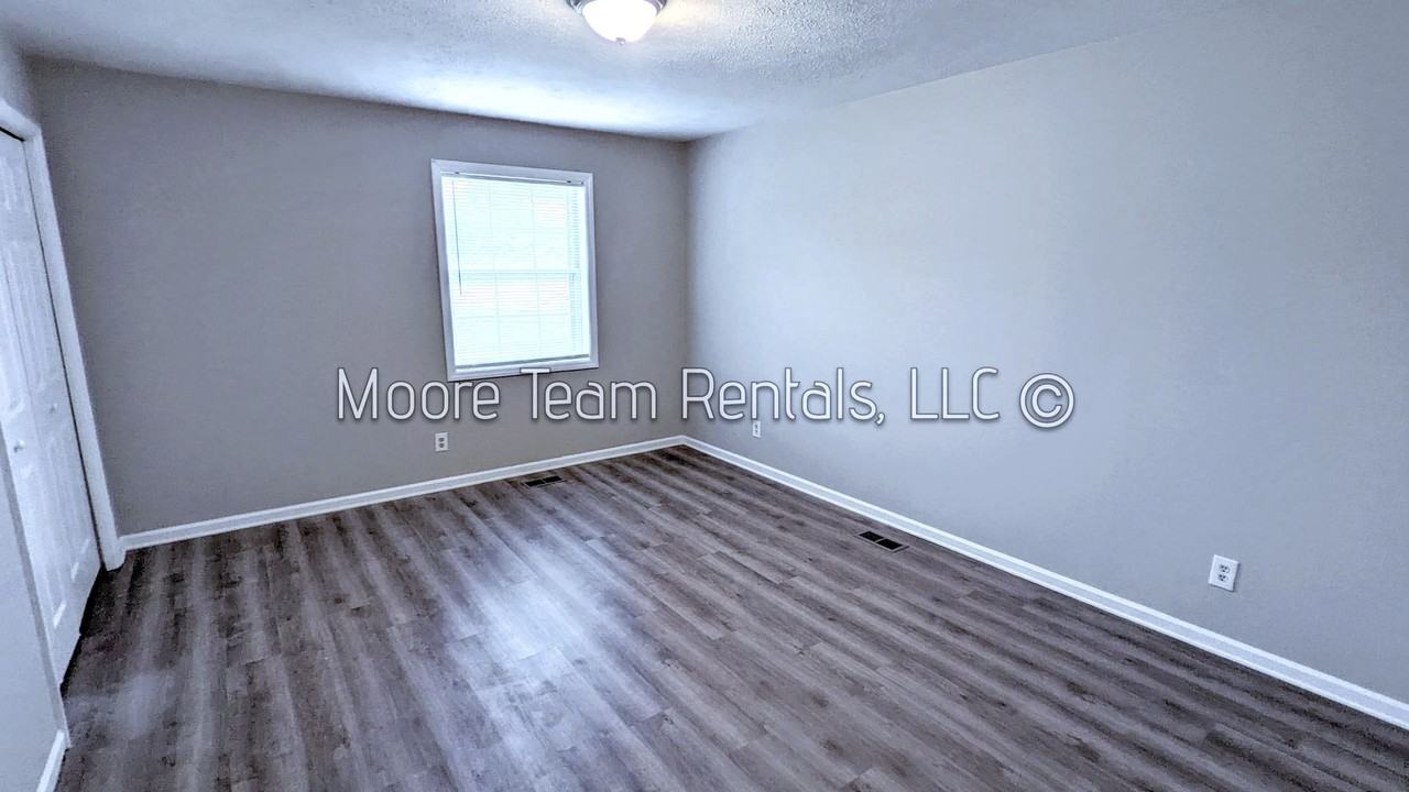 2168 Howard Gap Rd - Photo 6 of 17