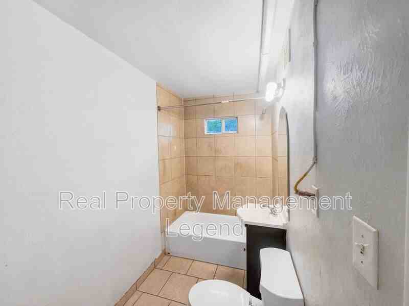 4029 Mather Ct - Photo 6 of 11