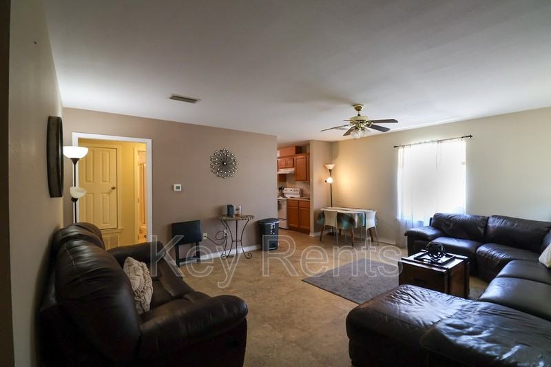 405 E Palmetto Ave - Photo 2 of 9