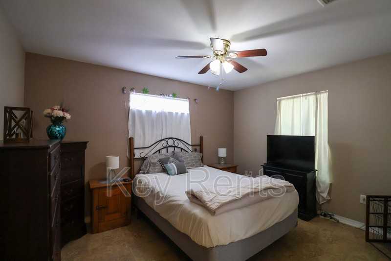 405 E Palmetto Ave - Photo 5 of 9