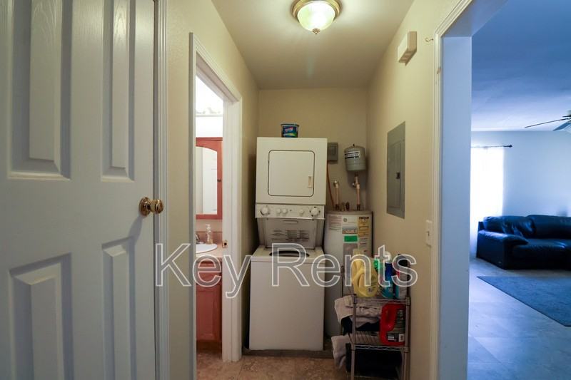 405 E Palmetto Ave - Photo 7 of 9