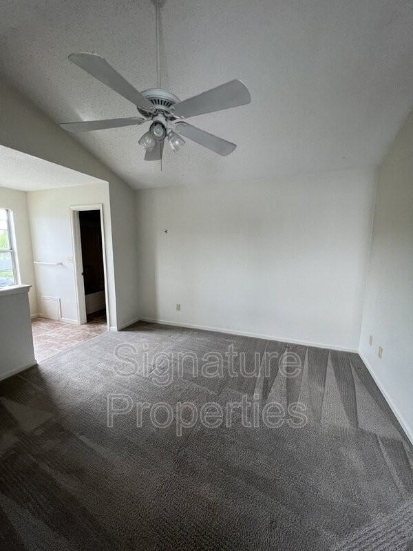 735 Ridge Cir - Photo 7 of 13