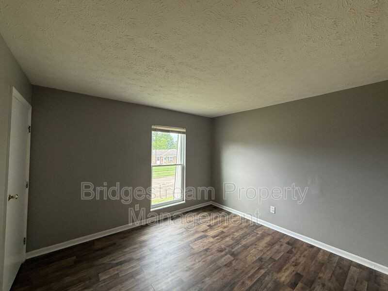 969 Taylorsview Dr - Photo 6 of 9