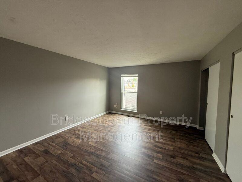 969 Taylorsview Dr - Photo 7 of 9