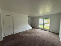 955 Taylorsview Dr - Photo 1 of 1