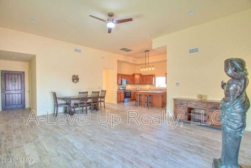 310 W 27th St - Photo 4 of 18